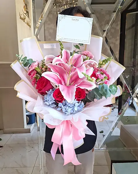 Madelyn Bouquet